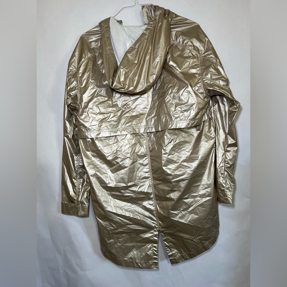 Under Armour Metallic Gold Hooded Windbreaker Jacket Size Small NWT - Picture 7 of 15